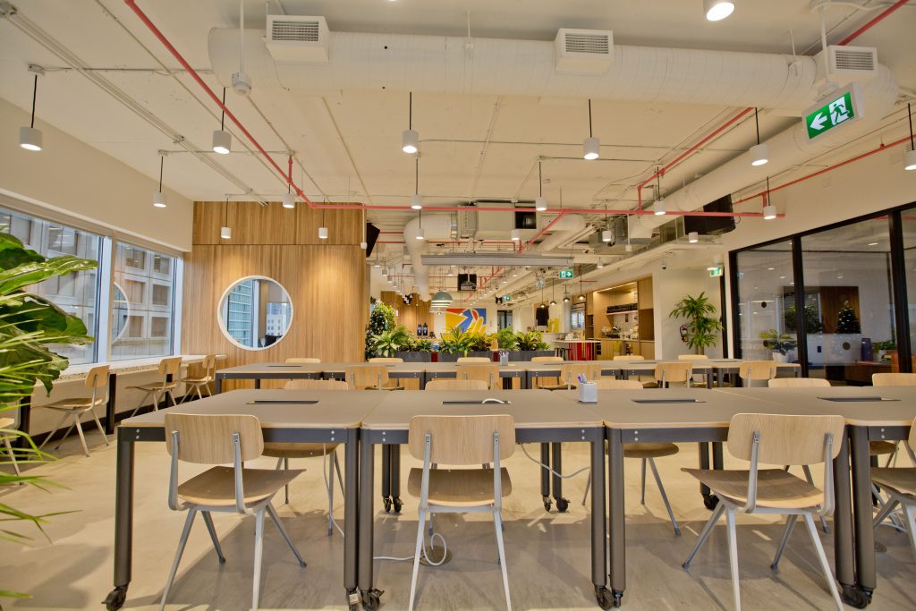 Mau Sewa Kantor? Yuk, Simak 5 Coworking Space yang Bikin Nyaman Banget!